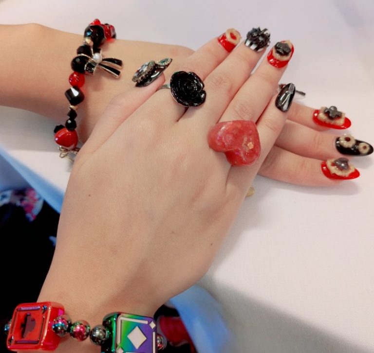 close up of my nails at the mixer, made by Tottemo ii