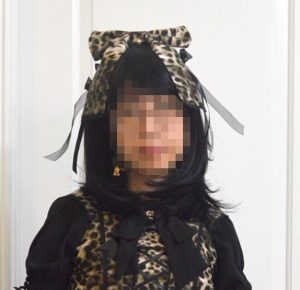 front view of the hairbow