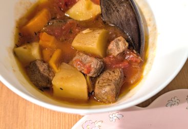 HP restore stew from Tales of Zestiria the X (with white bread slice)